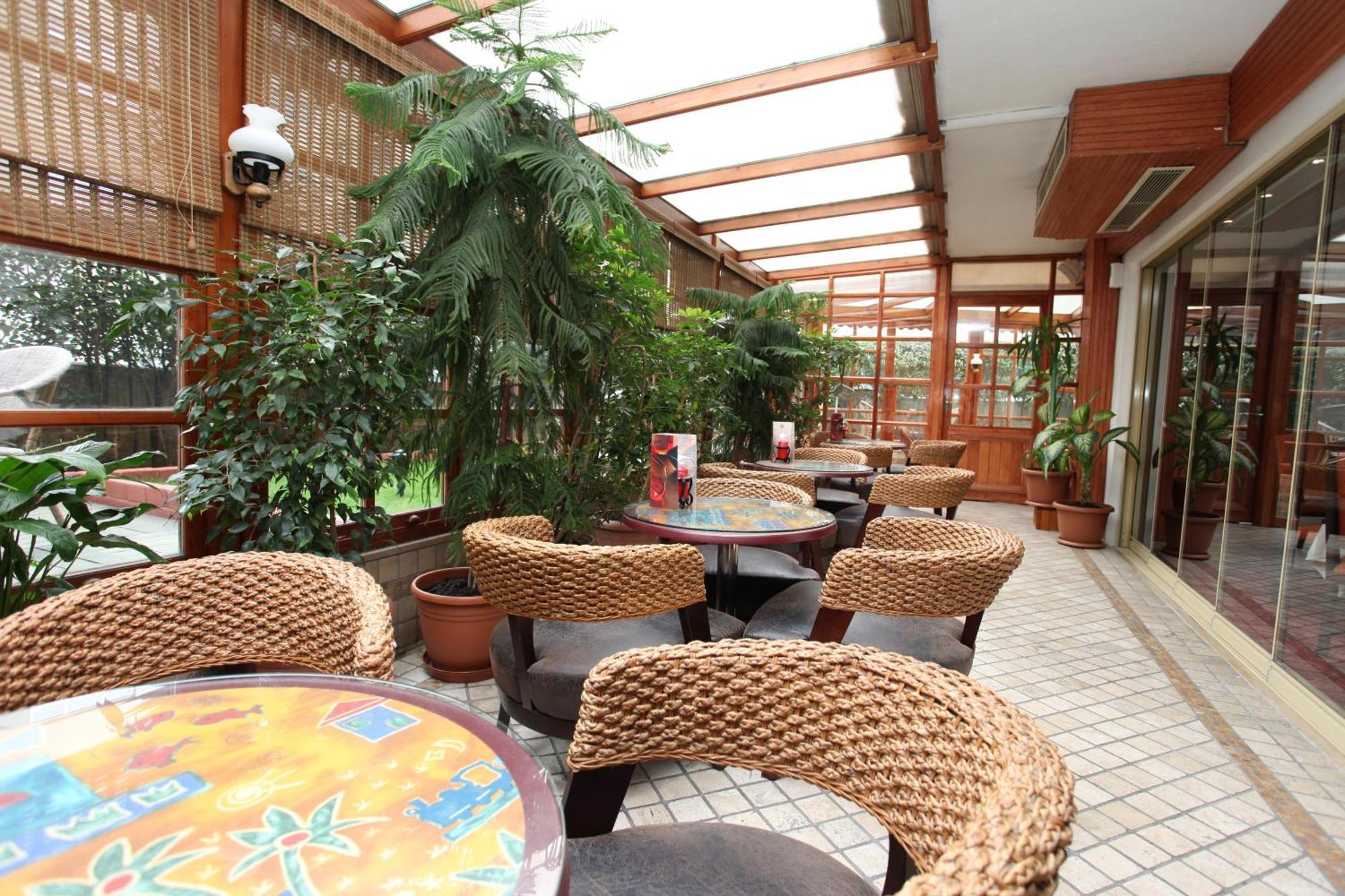 Guenes Hotel Merter Istanbul Ngoại thất bức ảnh