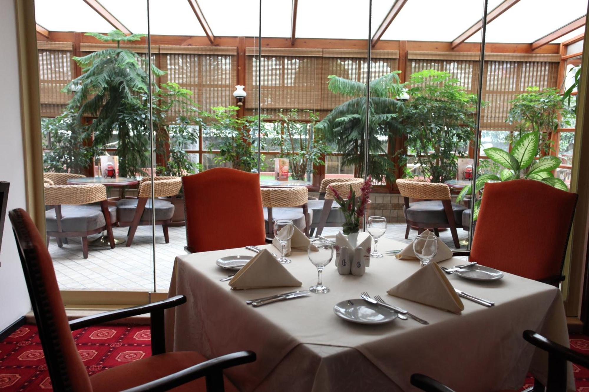 Guenes Hotel Merter Istanbul Nhà hàng bức ảnh