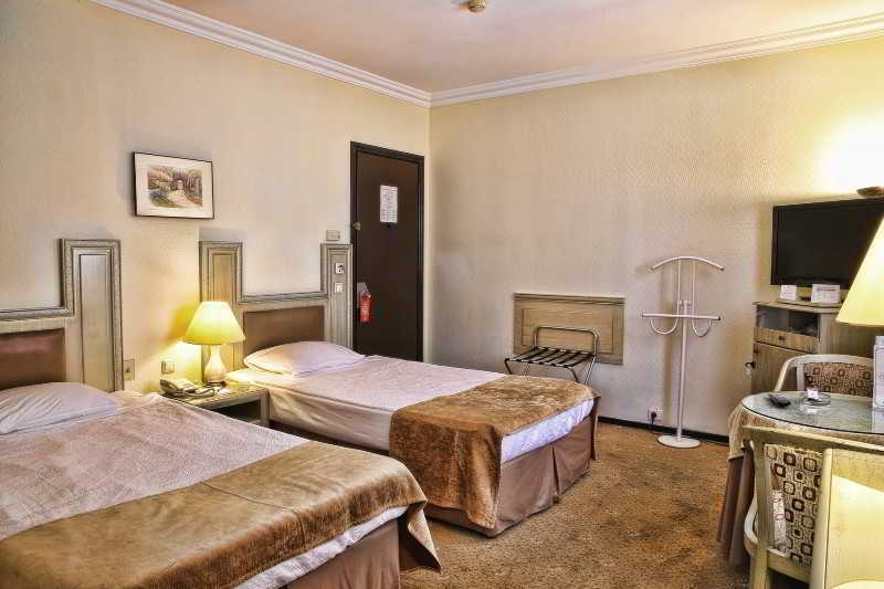 Guenes Hotel Merter Istanbul Ngoại thất bức ảnh