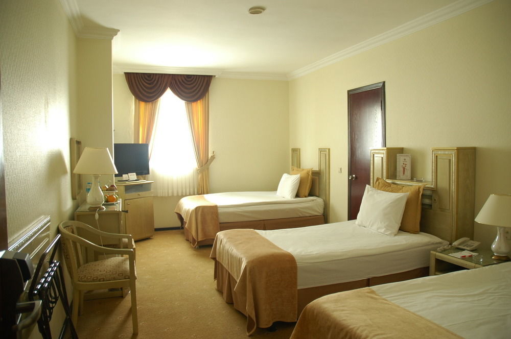 Guenes Hotel Merter Istanbul Ngoại thất bức ảnh