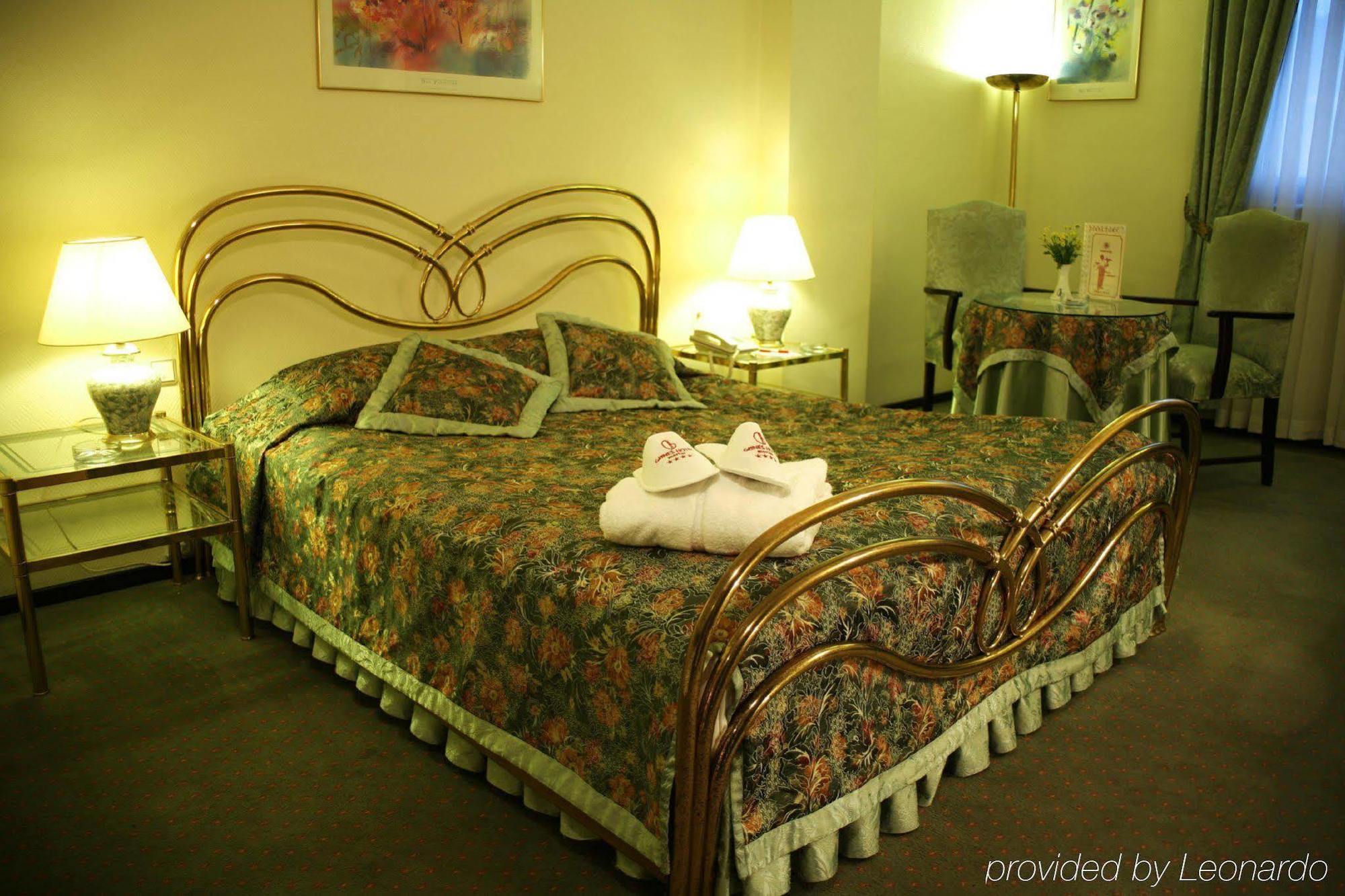 Guenes Hotel Merter Istanbul Phòng bức ảnh