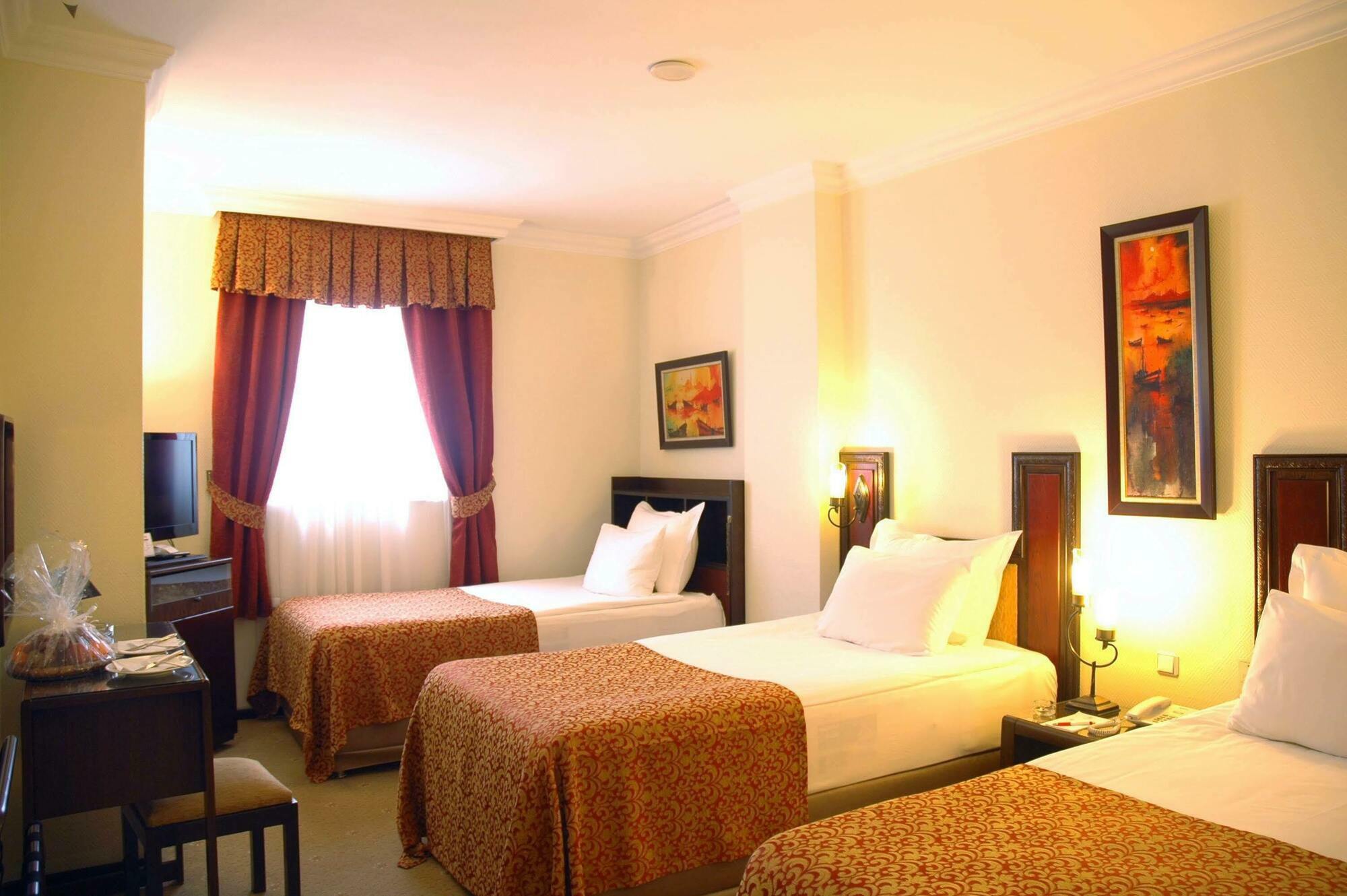 Guenes Hotel Merter Istanbul Ngoại thất bức ảnh